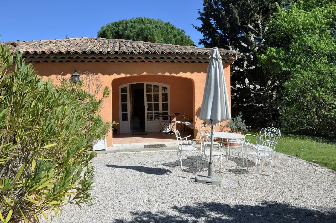 Bed and Breakfast Mas des oliviers Saint-Marc-Jaumegarde Exterior foto