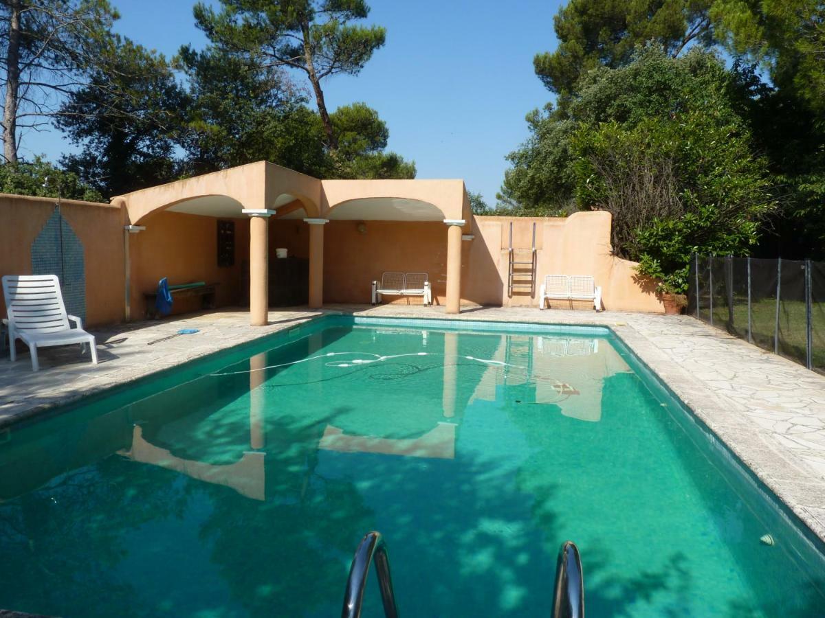 Bed and Breakfast Mas des oliviers Saint-Marc-Jaumegarde Exterior foto